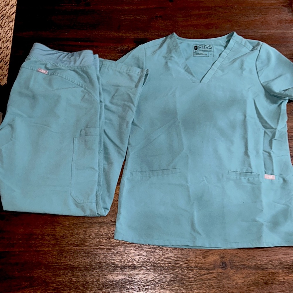 Figs scrub set
